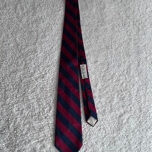 Vintage Marshall Field's Red and Blue Tie‎